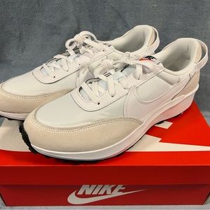 Men’s Nike Waffle Debut in white size 12. DH9522 101.